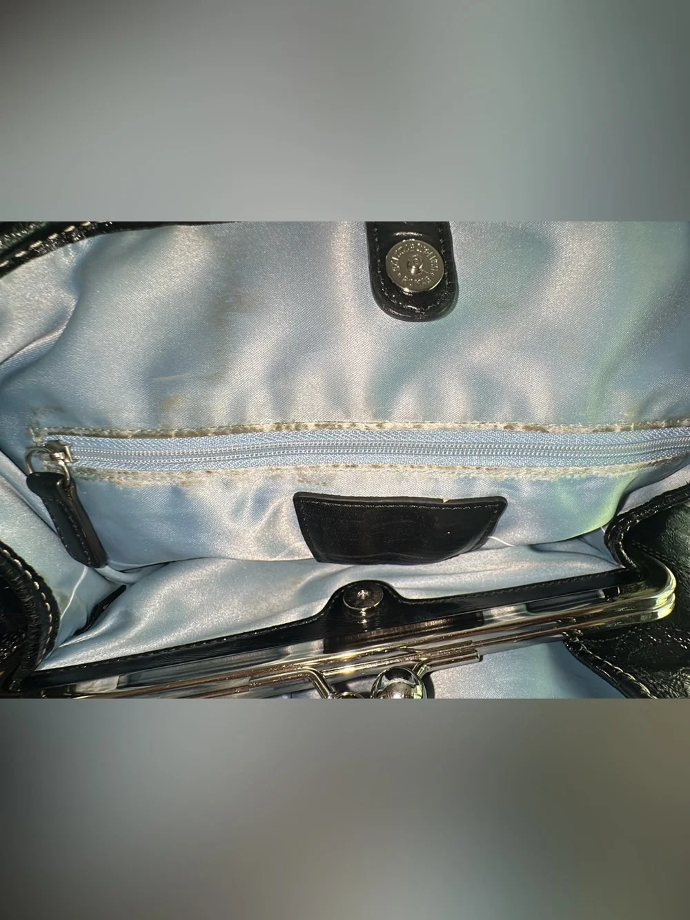 COACH Black Patent Leather F15658 purse/handbag. (Bags22)